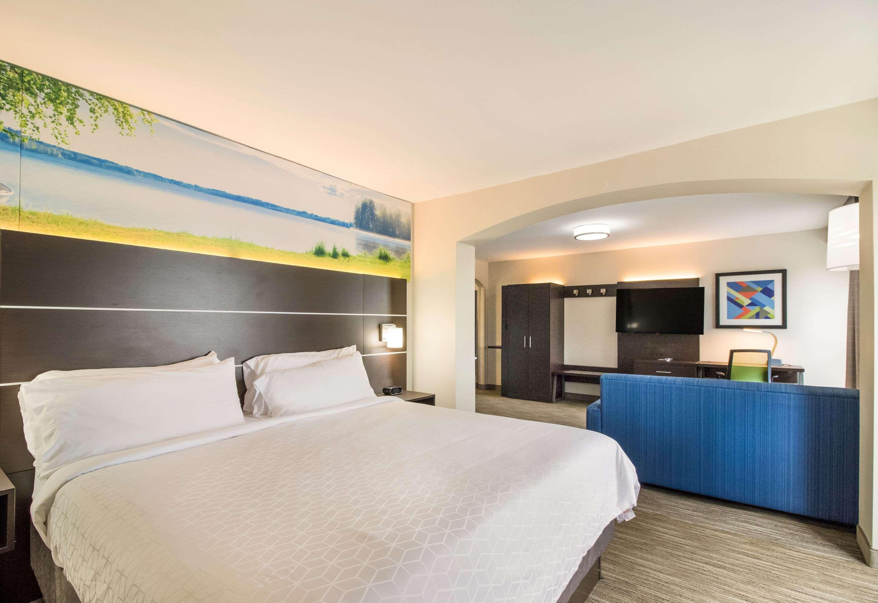 Clarion Pointe New Bern Hotel Exterior foto