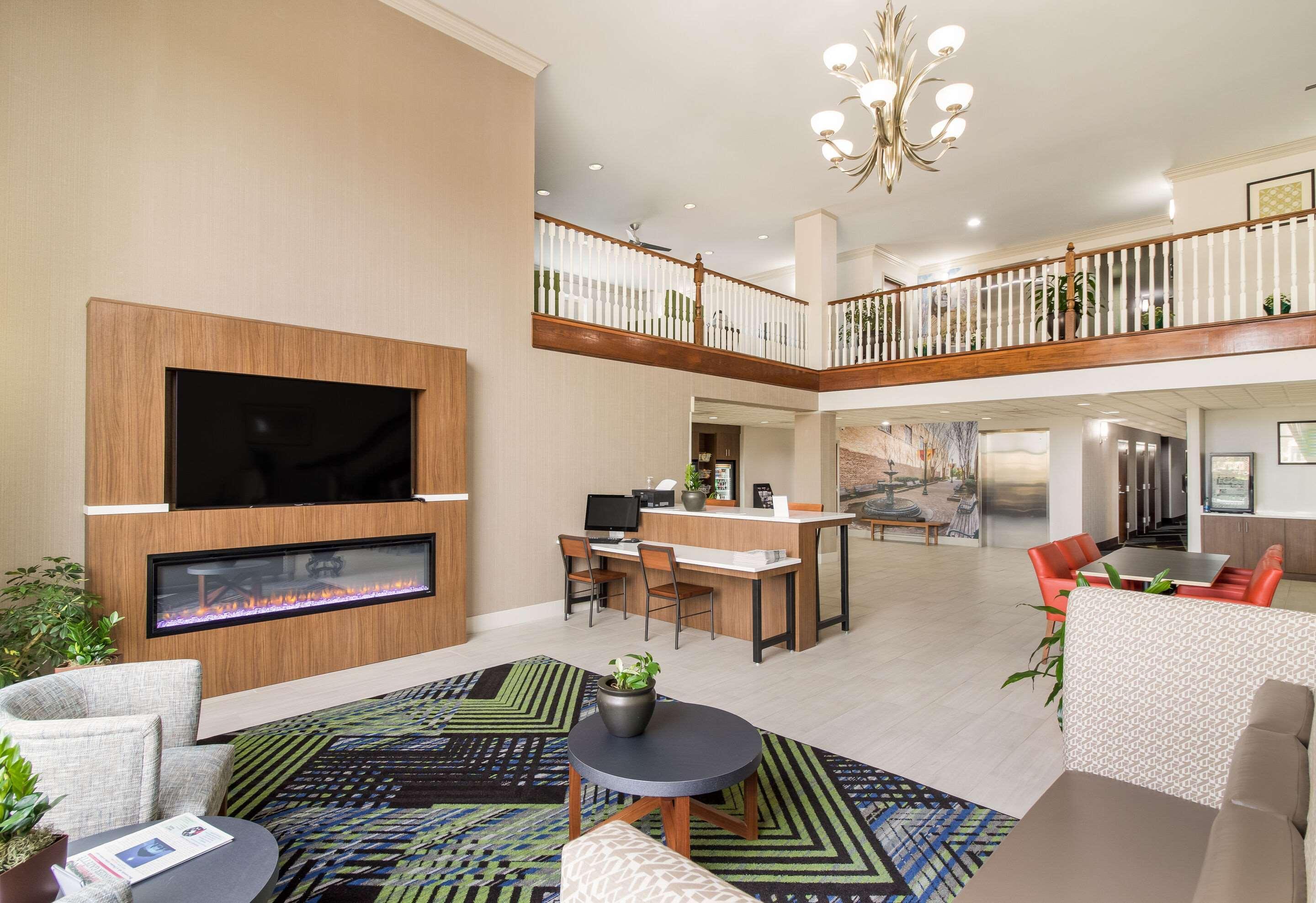 Clarion Pointe New Bern Hotel Exterior foto