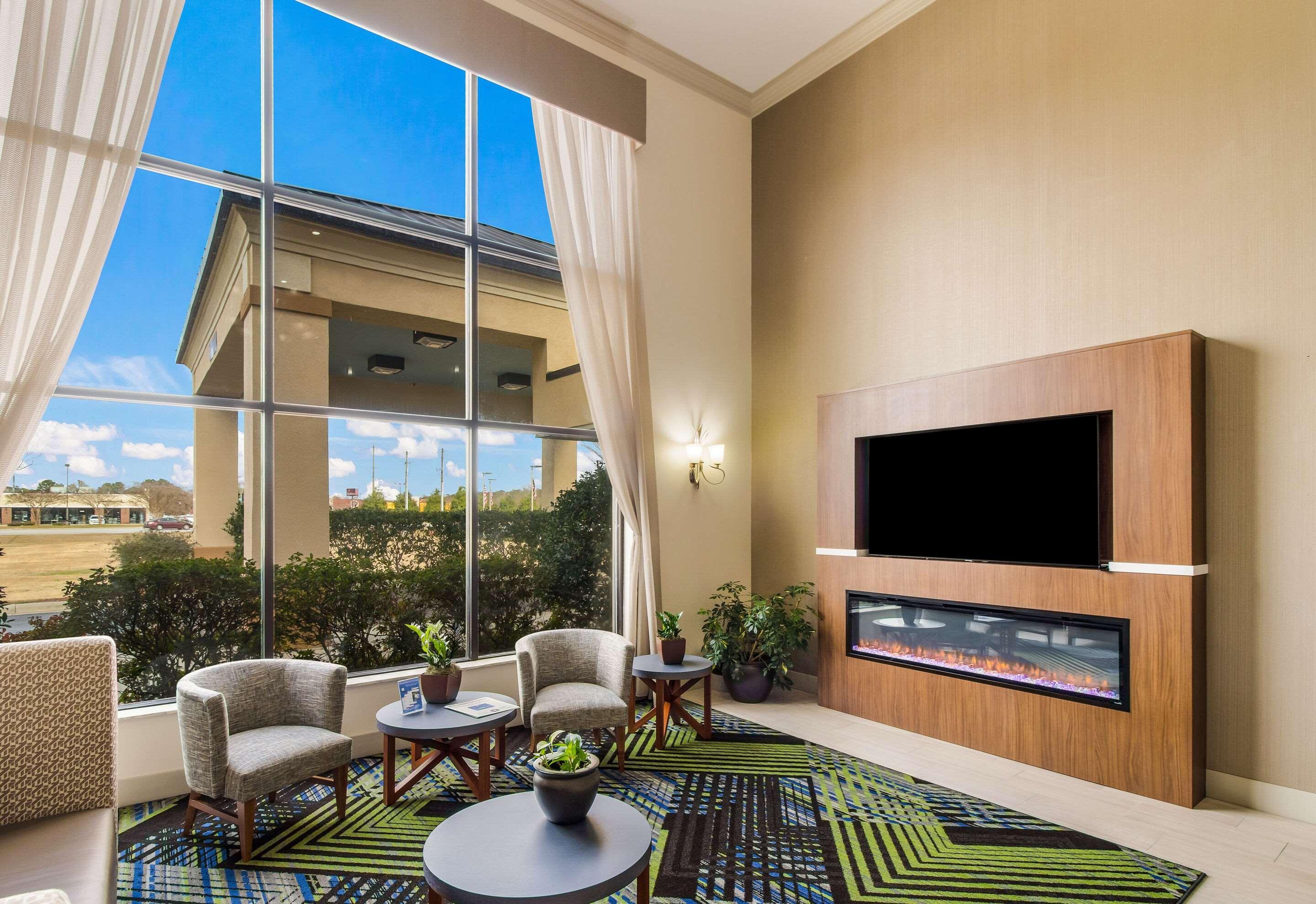 Clarion Pointe New Bern Hotel Exterior foto