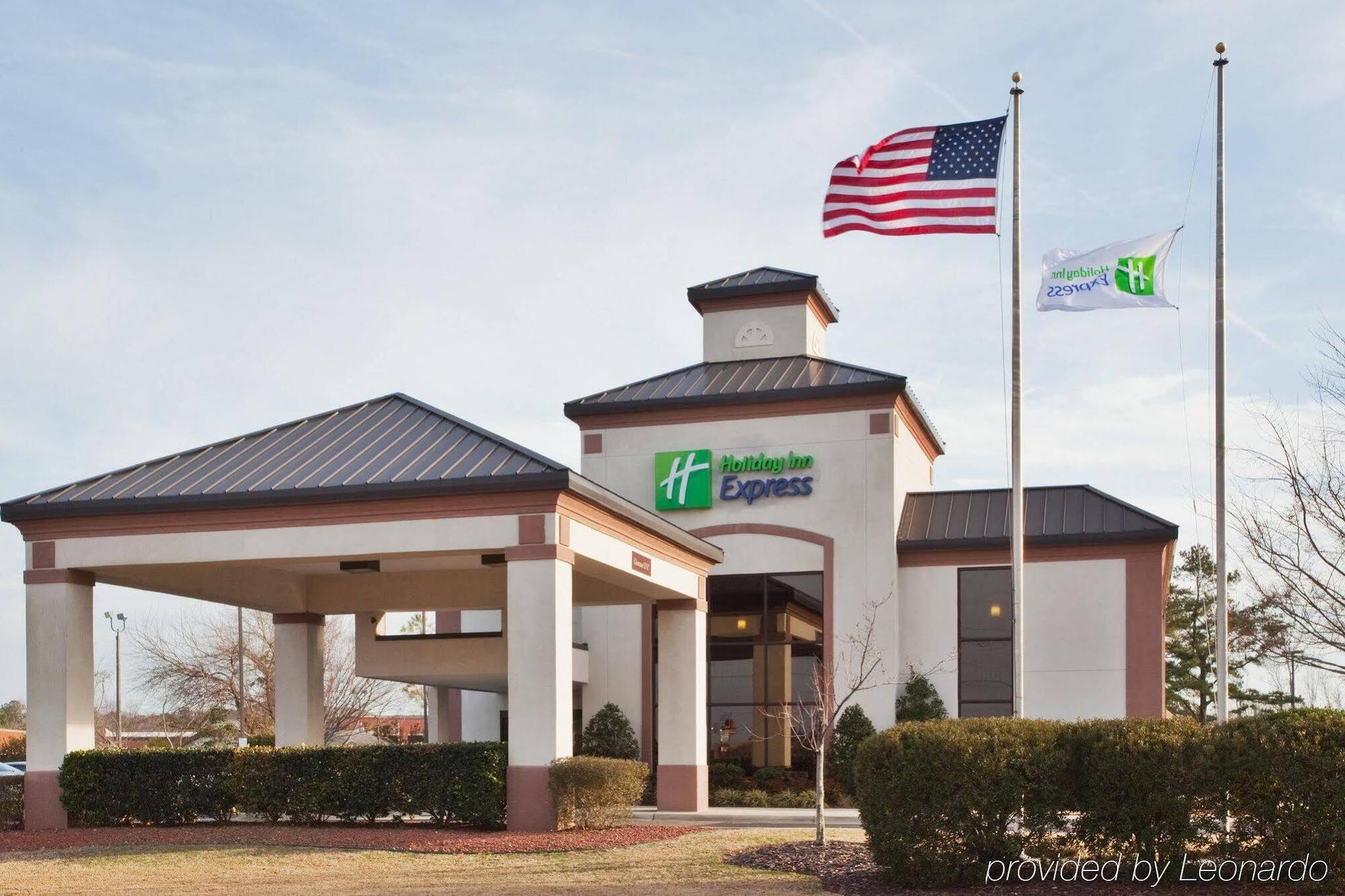Clarion Pointe New Bern Hotel Exterior foto